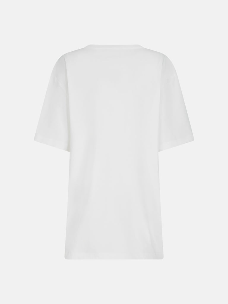 White t-shirt