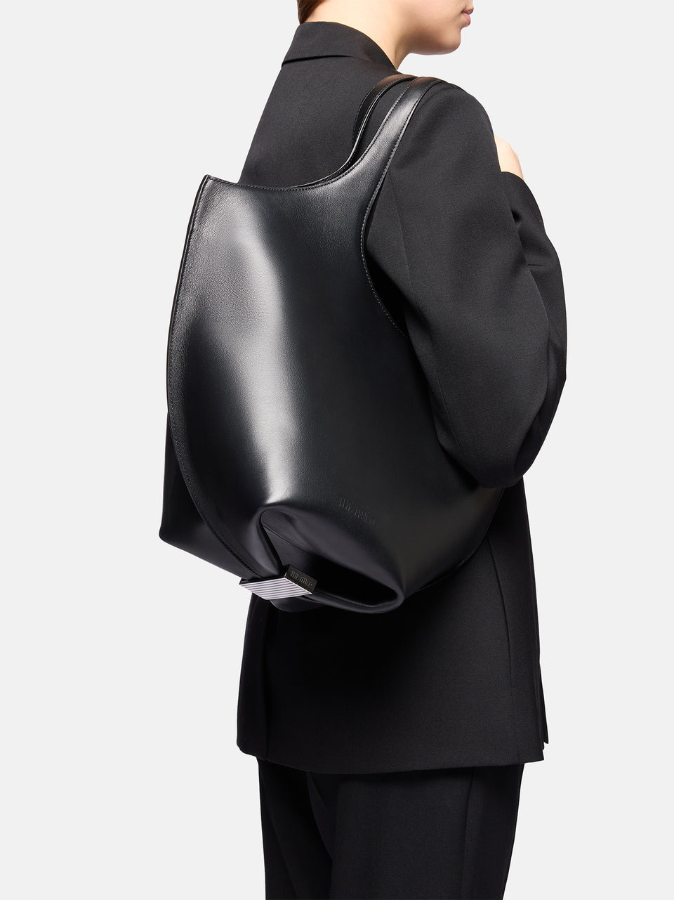 ''La Scoop'' black shoulder bag