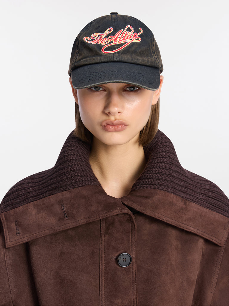Cappellino black e red