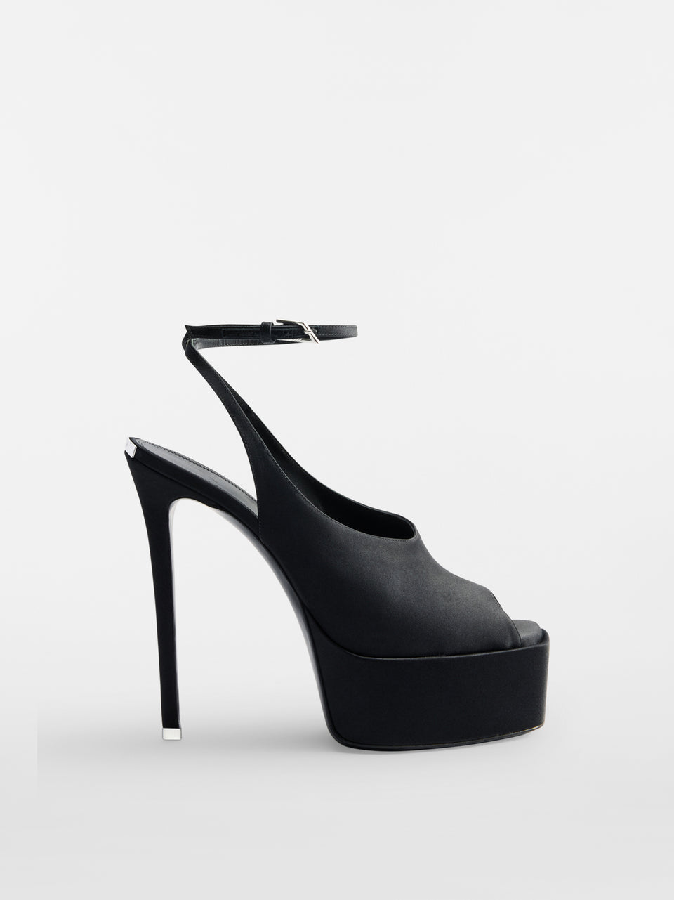 ‘‘Ornella‘‘ black sandal