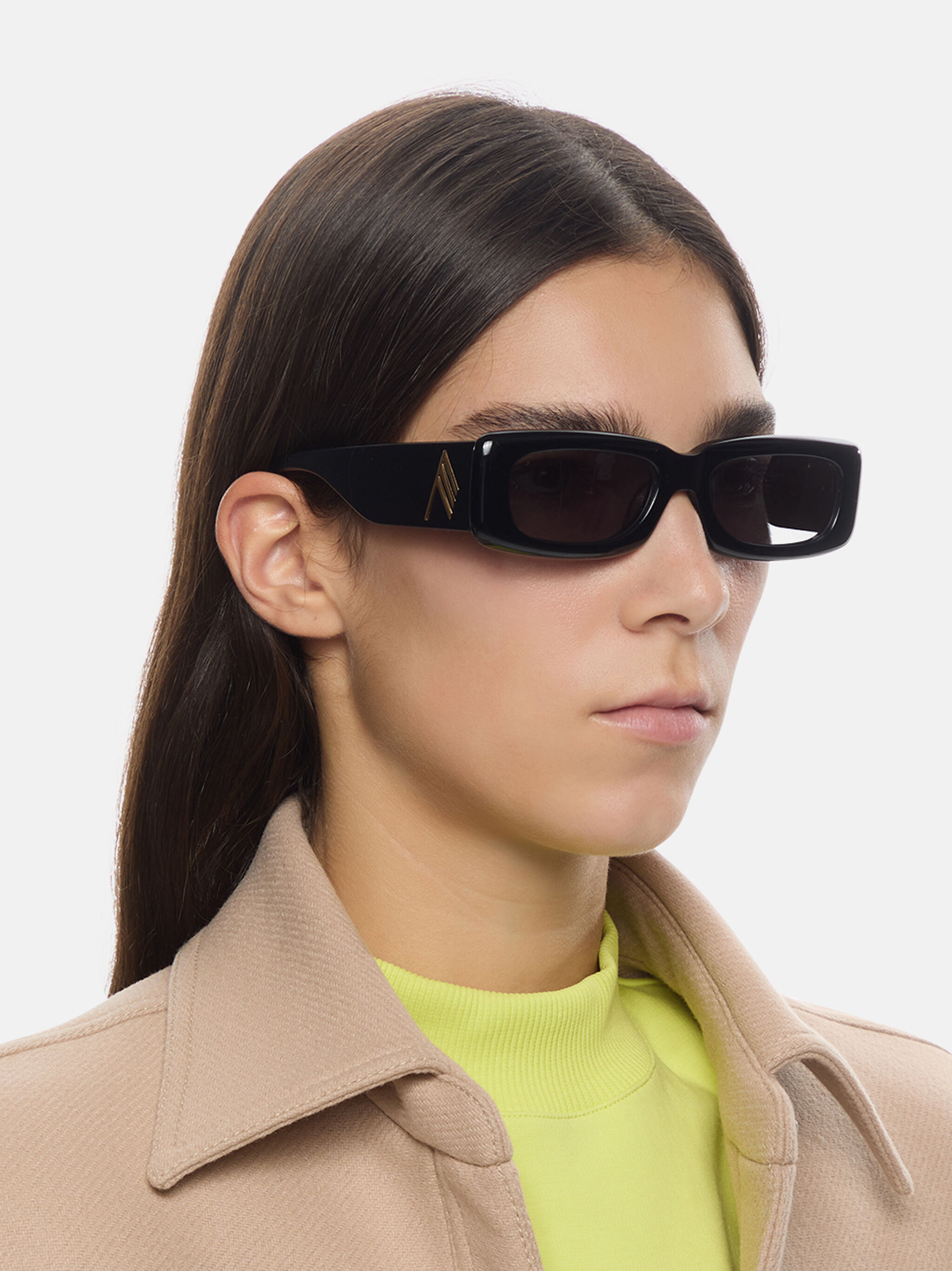3 Ways to Choose Sunglasses That Go Well with Your Skin Tone